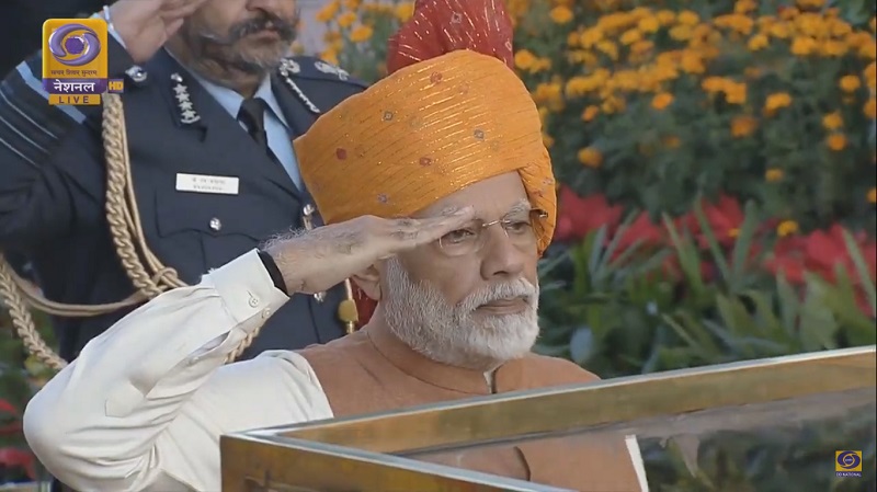 Prime Minister Narendra Modi paying floral tribute